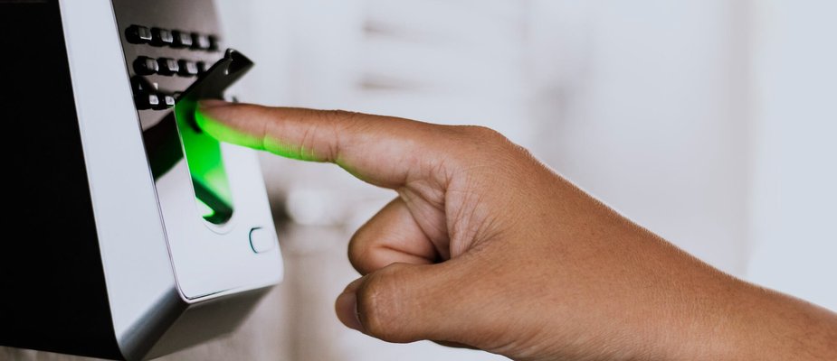 Da Senha à Biometria: Escolha o Controle de Acesso Ideal para Sua Segurança